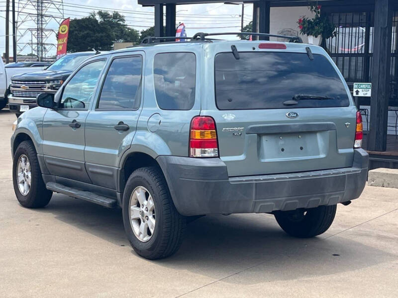 2005 Ford Escape XLT