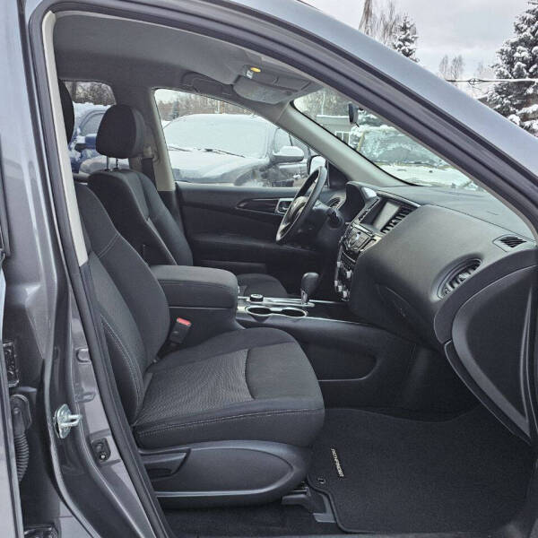 2017 Nissan Pathfinder S