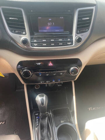 2016 Hyundai Tucson SE