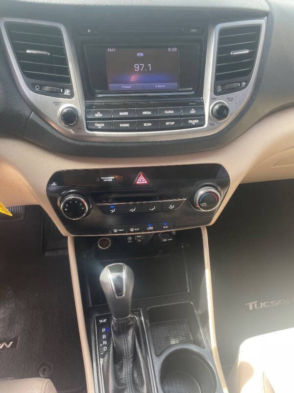 2016 Hyundai Tucson SE