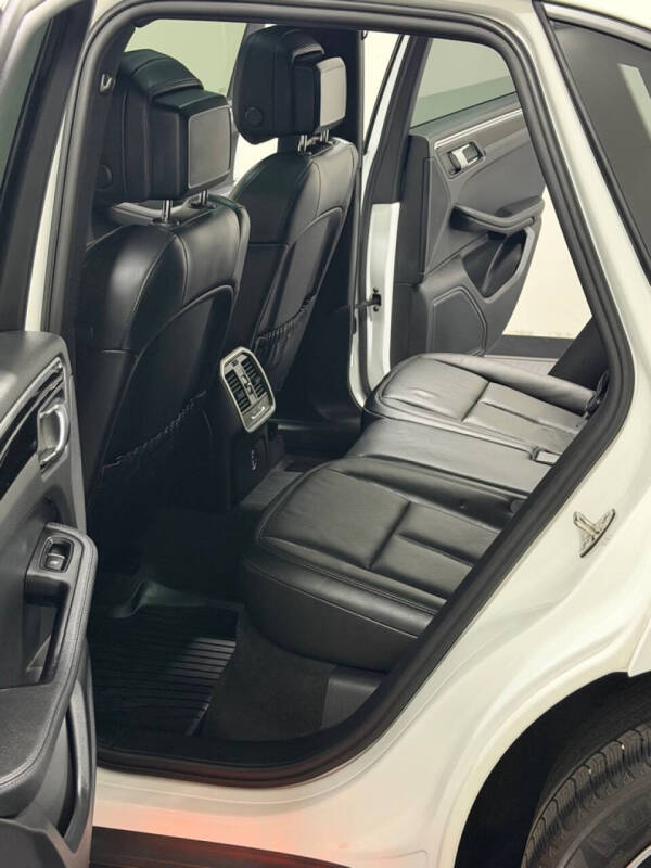 2023 Porsche Macan