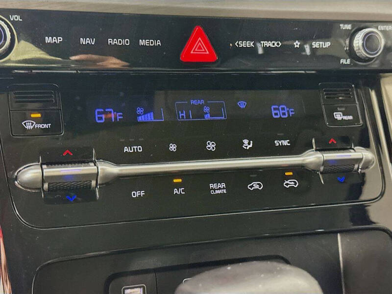 2023 Kia Carnival SX