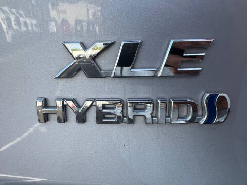 2022 Toyota RAV4 Hybrid XLE Premium