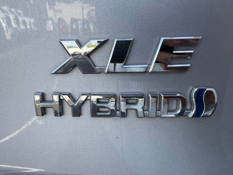 2022 Toyota RAV4 Hybrid XLE Premium