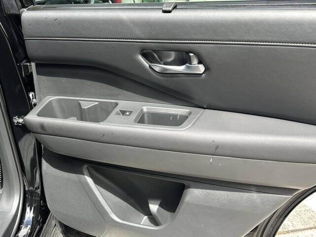 2024 Nissan Pathfinder SL