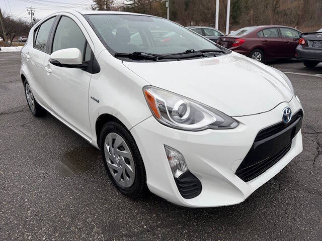 2016 Toyota Prius c Two
