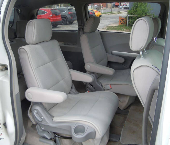 2008 Nissan Quest S photo 11