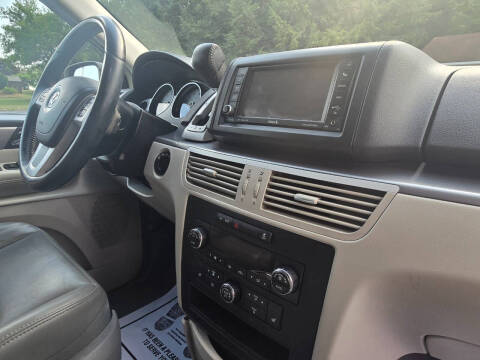 2011 Volkswagen Routan SEL