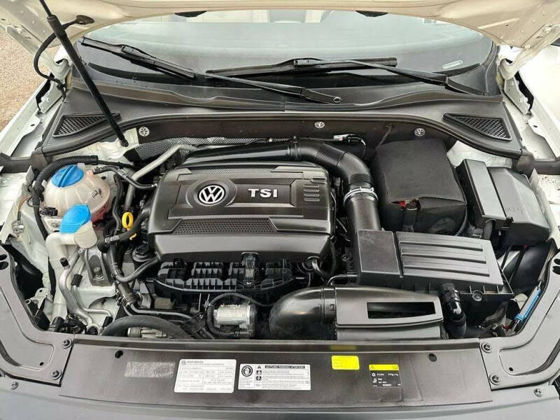 2017 Volkswagen Passat 1.8T R-Line