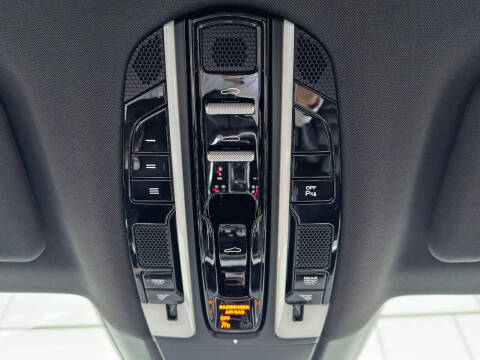 2018 Porsche Panamera 4