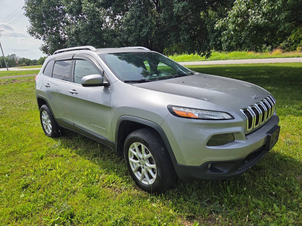Silver 2016 Jeep Cherokee Latitude 4x4 Latitude 4dr SUV 2