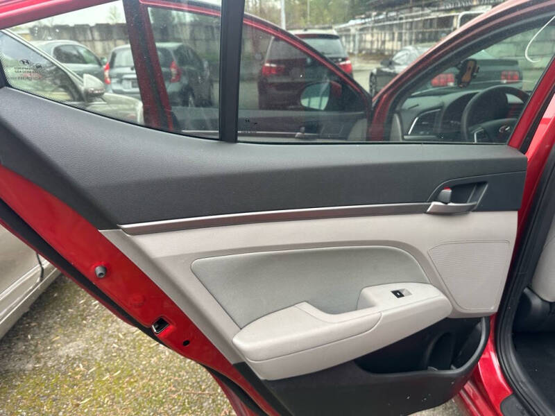 2018 Hyundai Elantra
