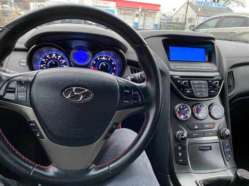 2014 Hyundai Genesis Coupe 2.0T R-Spec