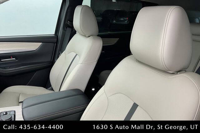 2025 Mazda CX-70 Plug-in Hybrid Premium