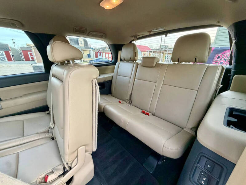 2013 Toyota Sequoia SR5