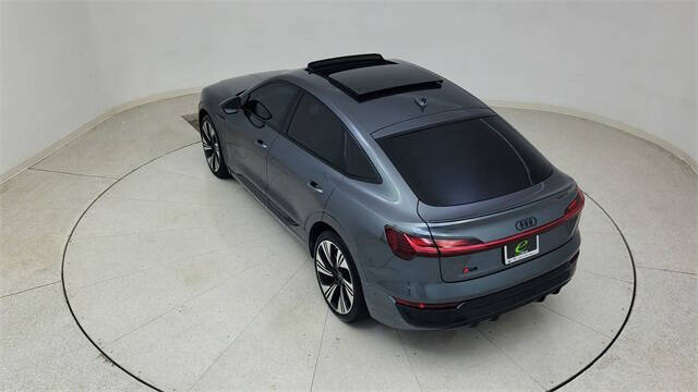 2024 Audi Q8 Sportback e-tron quattro Prestige S line