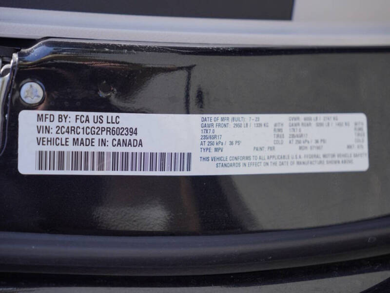 2023 Chrysler Voyager LX