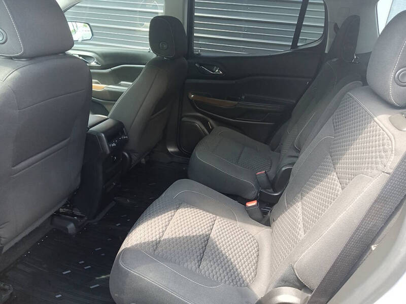 2017 GMC Acadia SLE-2