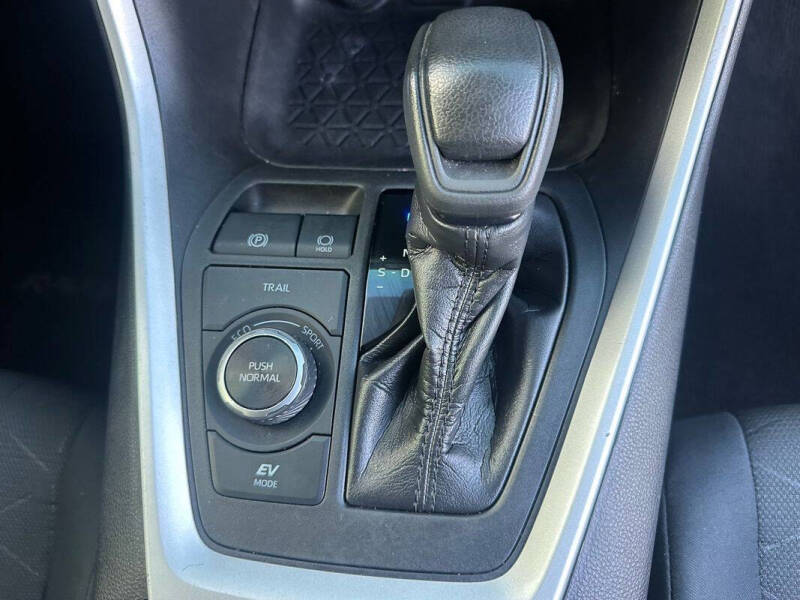 2020 Toyota RAV4 Hybrid XLE