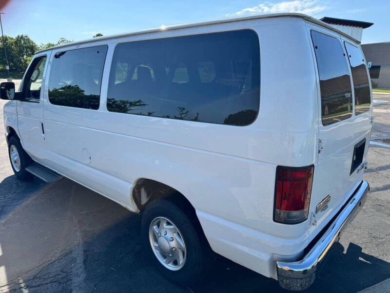 2013 Ford E-Series E-350 SD XLT