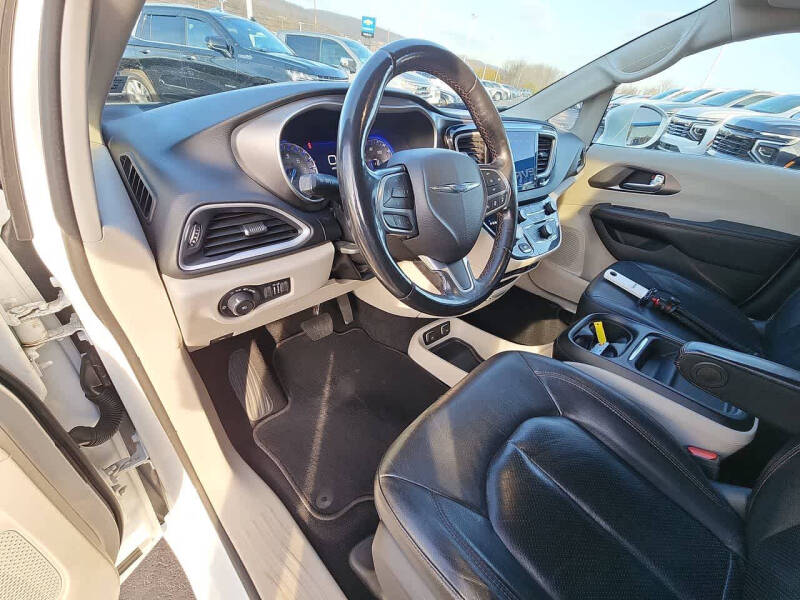 2020 Chrysler Pacifica Touring L