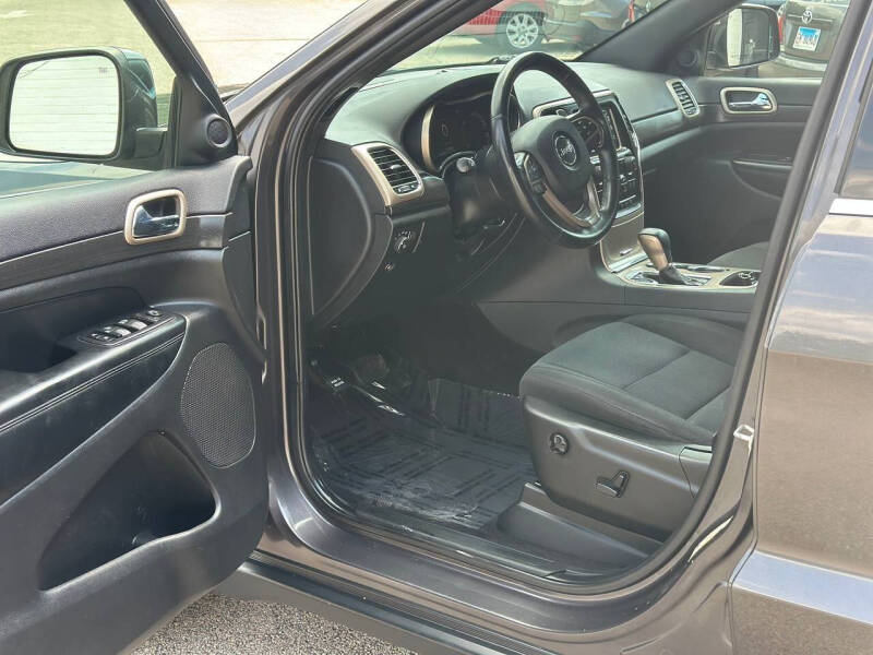 2017 Jeep Grand Cherokee Laredo