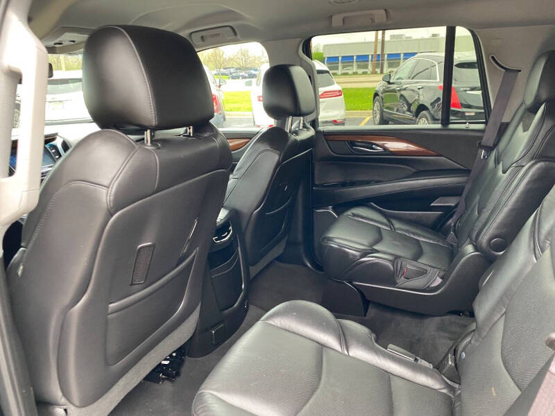 2017 Cadillac Escalade Standard