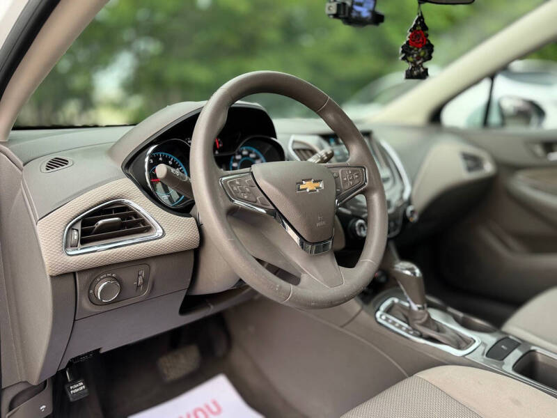 2017 Chevrolet Cruze LT Auto