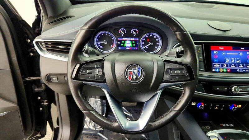 2023 Buick Enclave Essence