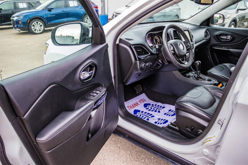 2023 Jeep Cherokee Altitude Lux