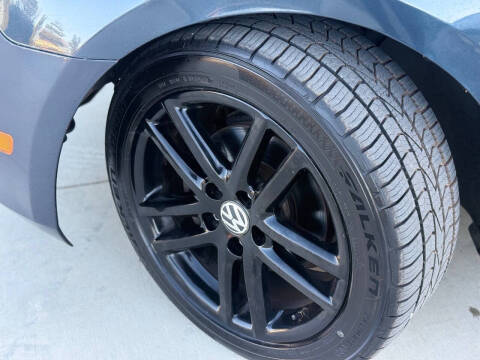 2012 Volkswagen Golf 2.5L PZEV