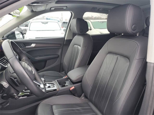 2023 Audi Q5 quattro Premium 40 TFSI