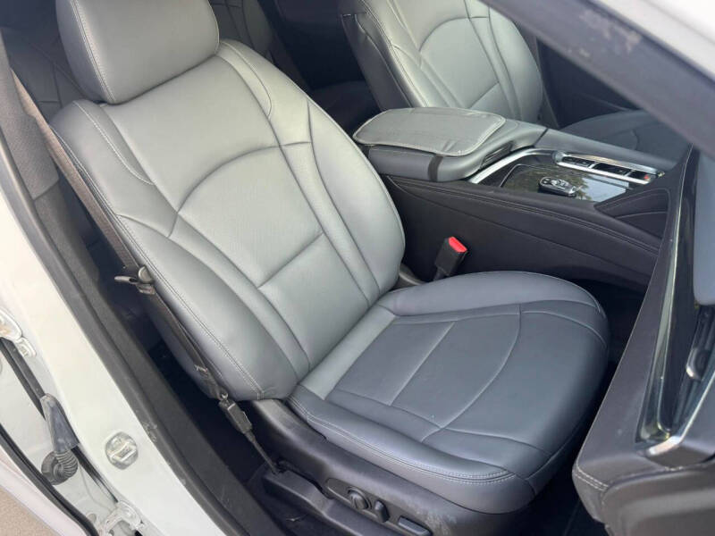 2024 Buick Enclave Essence