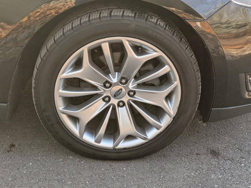 2015 Ford Taurus Limited