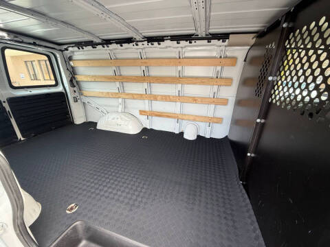 2023 GMC Savana 2500