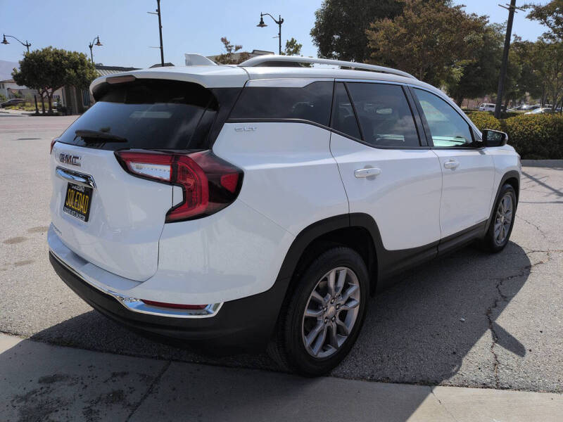 2024 GMC Terrain SLT