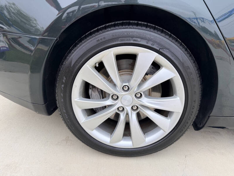2013 Tesla Model S Performance