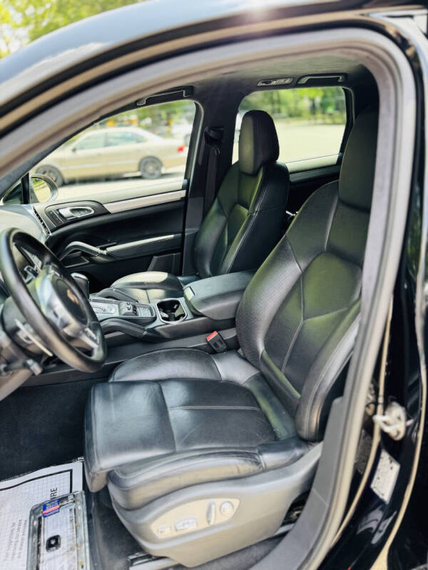 2014 Porsche Cayenne GTS