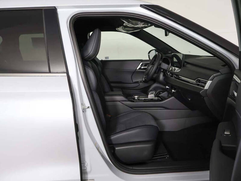 2026 Mitsubishi Outlander LE