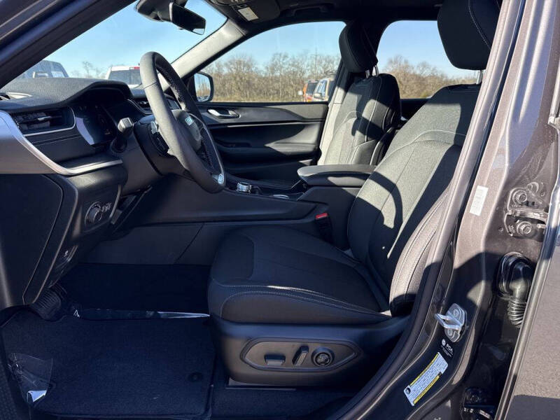 2025 Jeep Grand Cherokee L Laredo X