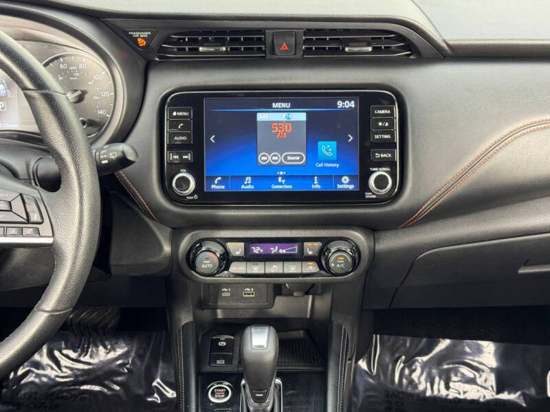 2023 Nissan Kicks SR