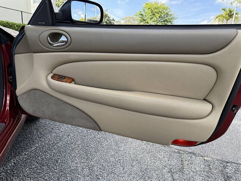 2005 Jaguar XK-Series 12