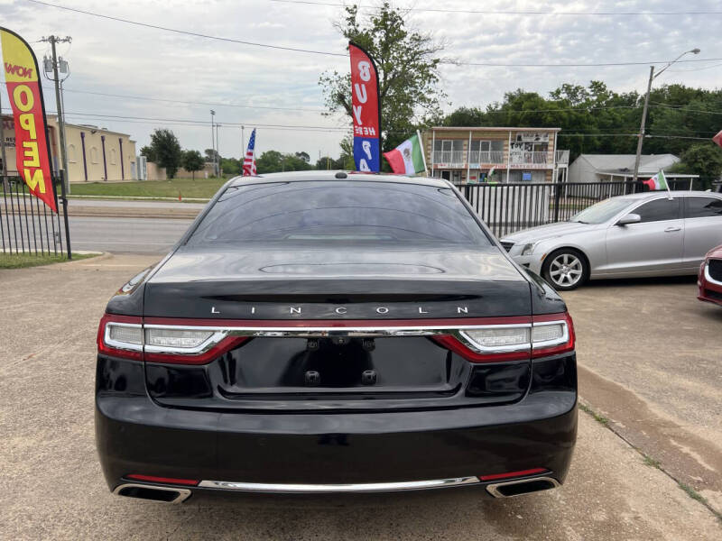 2017 Lincoln Continental Premiere