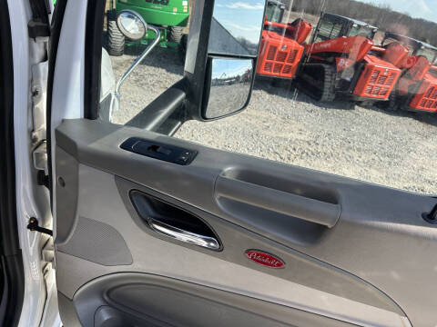 2019 Peterbilt 567 Road Tractor
