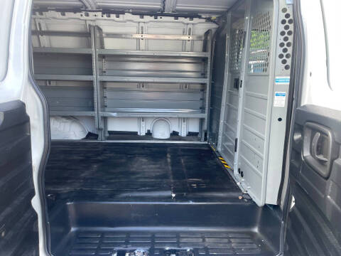 2017 GMC Savana 2500