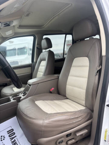 2005 Ford Explorer Eddie Bauer
