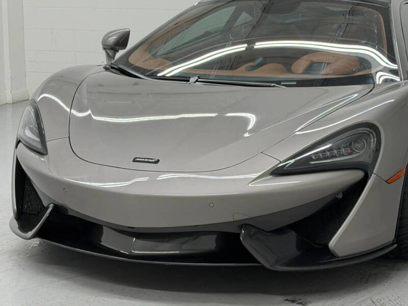 2017 McLaren 570GT