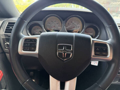 2013 Dodge Challenger SXT Plus