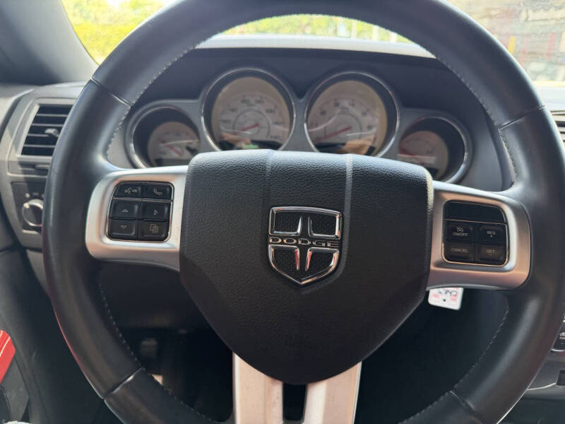2013 Dodge Challenger SXT Plus
