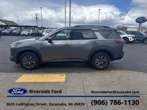 2025 Nissan Pathfinder SV